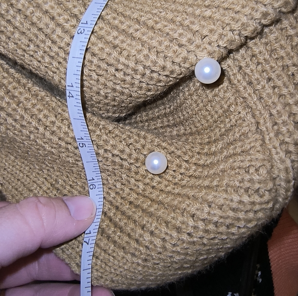 NWT ZAFUL Faux Pearl Embellished Twisted Cropped Cold Shoulder Sweater  Size M - Picture 11 of 12